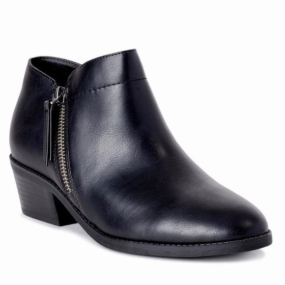 NWOT Classic Black Ankle Boots SZ 10 - Picture 2 of 16